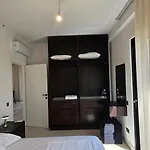 Poolside Apartments Villa Elsa Golem Appartement