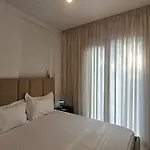 Poolside Apartments Villa Elsa Golem Appartement *