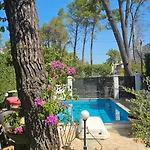 Poolside Apartments Villa Elsa Golem Appartement *