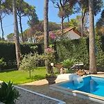 Poolside Apartments Villa Elsa Golem *