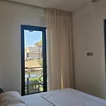Poolside Apartments Villa Elsa Golem Appartement *