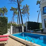 Poolside Apartments Villa Elsa Golem Appartement *