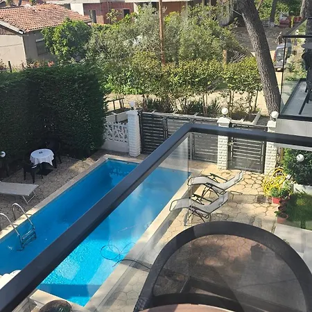 Poolside Elsa Διαμέρισμα *