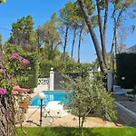 شقة Poolside Apartments Villa Elsa Golem غوليم