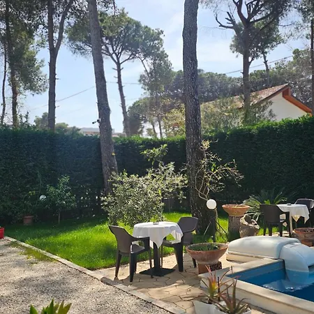 Poolside And Garden Apartments Golem Beach