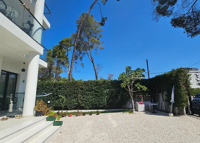Apartment Poolside Apartments Villa Elsa Golem