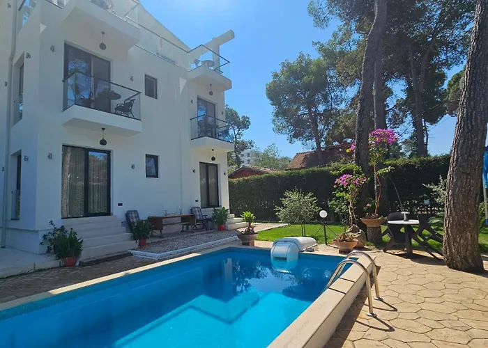 Apartment Poolside Apartments Villa Elsa Golem *
